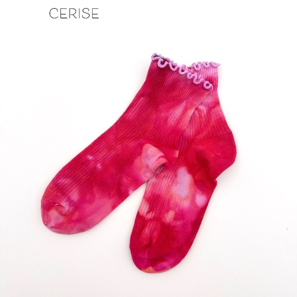 Colorful Red Ruffle Socks Tie Dye Cherry Pink Womens Mid crew Ice Dye Socks - Picture 1 of 4
